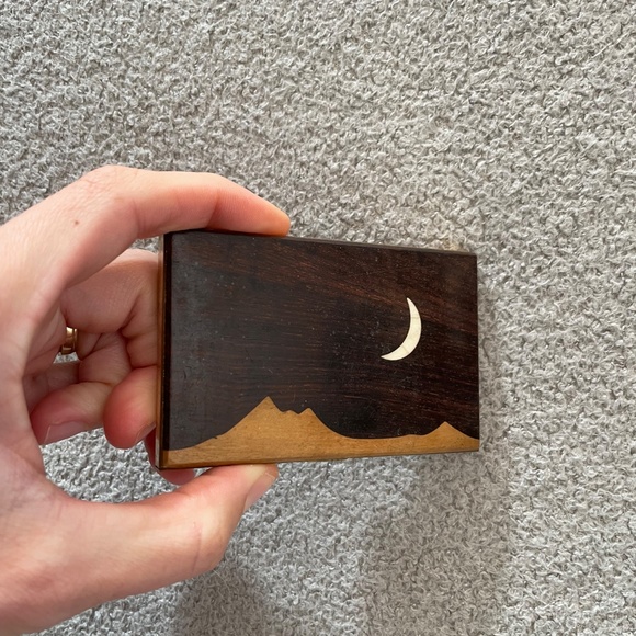 Vintage Sky West Moon Wood Inlay Credit Card Case - Picture 2 of 5